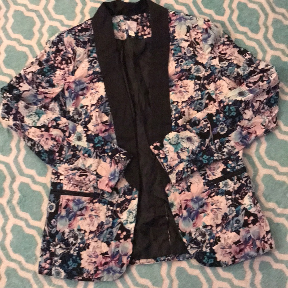 LC Floral Silky Blazer Size 6 (med)